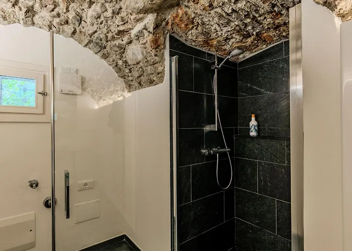 Lägenhet La Scaletta By Interhome Dongo